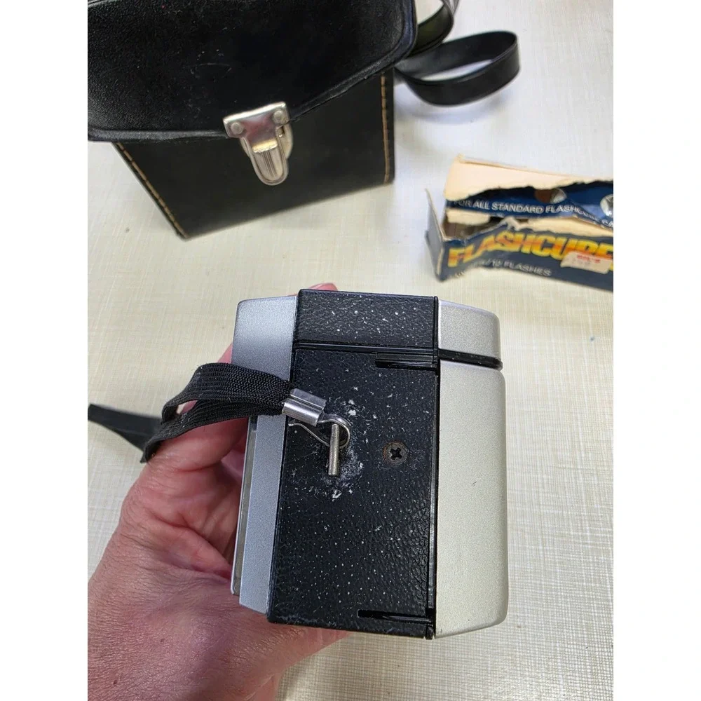 Vintage Kodak Instamatic 304 Camera with Case and Flashcubes 126 Film